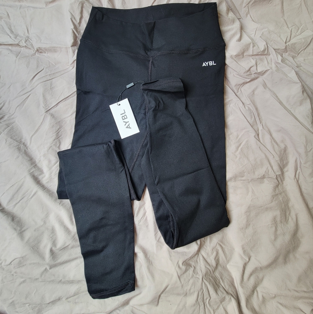 NWT core legging